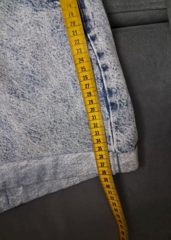 Gri Batik Desenli Düğmeli Kot Şort - Görsel 7