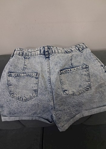 Gri Batik Desenli Düğmeli Kot Şort - Görsel 5