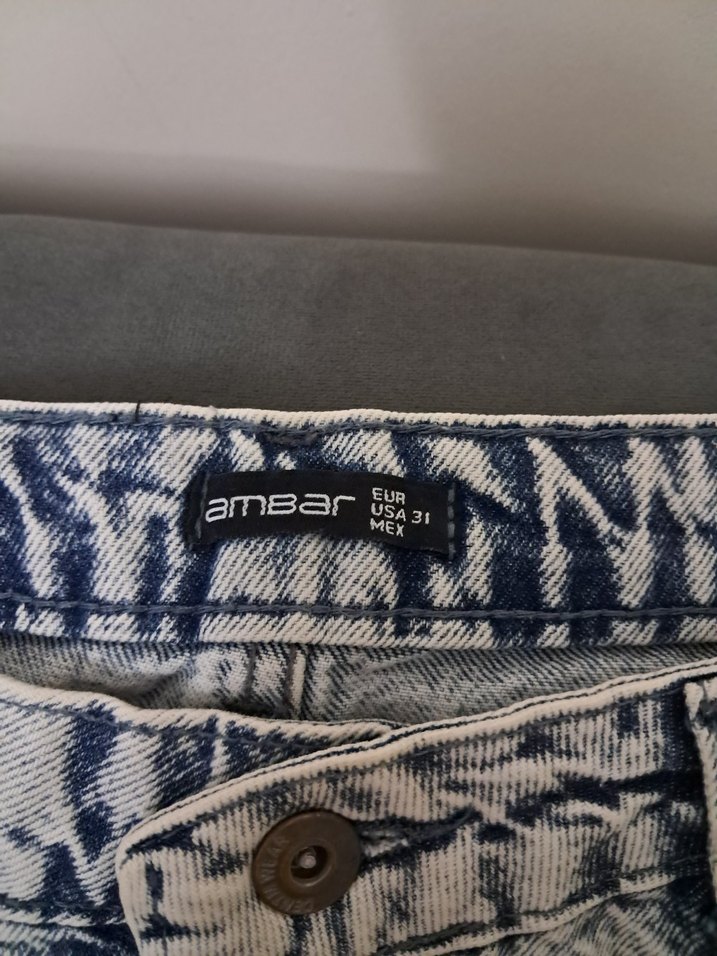 Gri Batik Desenli Düğmeli Kot Şort - Görsel 4