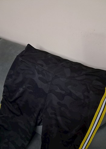 kadın  Kamuflaj Desenli Sarı Şeritli Pantolon - Görsel 3