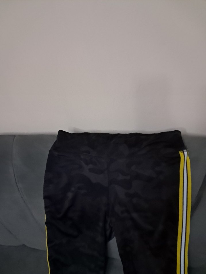 kadın  Kamuflaj Desenli Sarı Şeritli Pantolon - Görsel 2