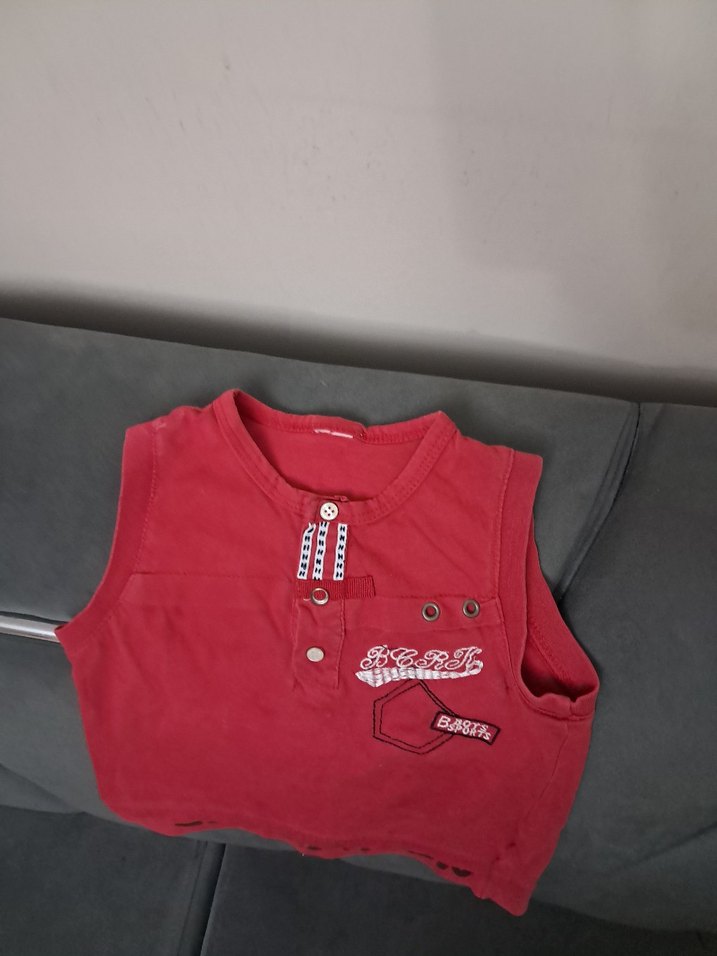 Kırmızı Erkek Çocuk Düğmeli Yelek - Görsel 2