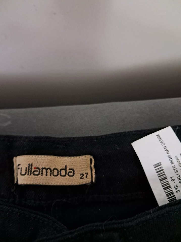 Siyah Kemerli Kadın Denim Pantolon - Görsel 4