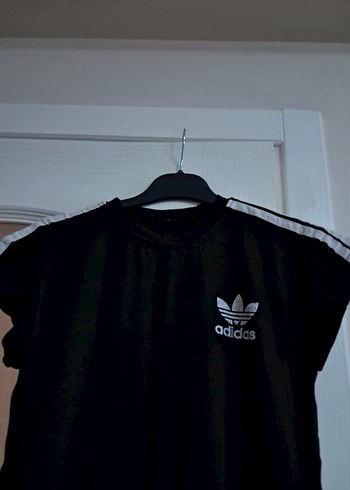 l Beden siyah Renk Adidas Kız Siyah Kısa Kollu Tişört