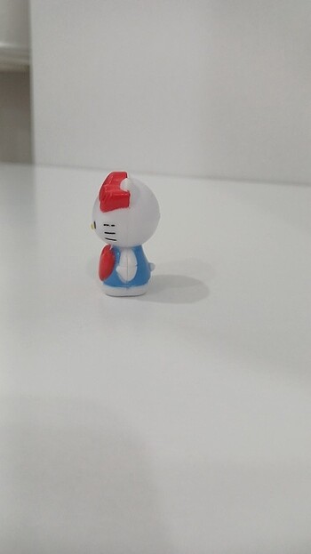  Hello Kitty figürü 