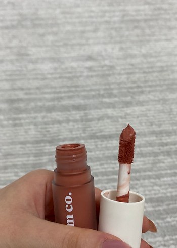 Cream Co. Bej Parlak Dudak Parlatıcısı - Görsel 4