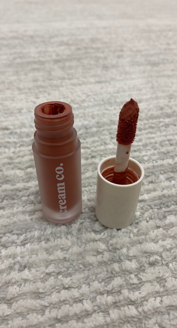 Cream Co. Bej Parlak Dudak Parlatıcısı - Görsel 3