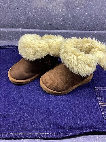Ugg çocuk bot