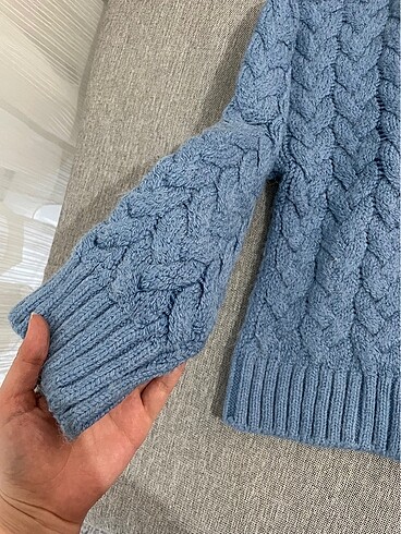 MAVİ YUMUŞACAK İNCİ DÜĞMELİ HIRKA - Görsel 4