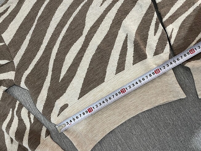 HAKİM YAKA KREM KAHVE DESENLİ KAZAK - Görsel 4