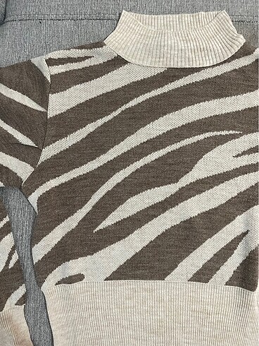 HAKİM YAKA KREM KAHVE DESENLİ KAZAK - Görsel 5