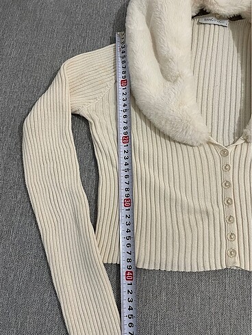 KÜRK YAKA KREM RENK KAZAK - Görsel 6