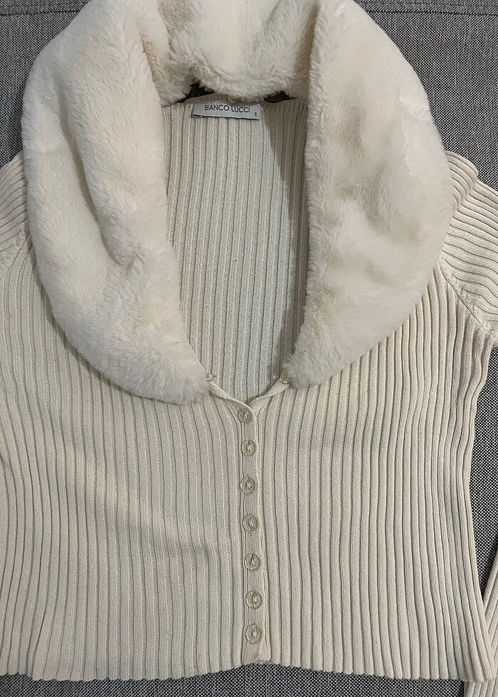 KÜRK YAKA KREM RENK KAZAK - Görsel 2