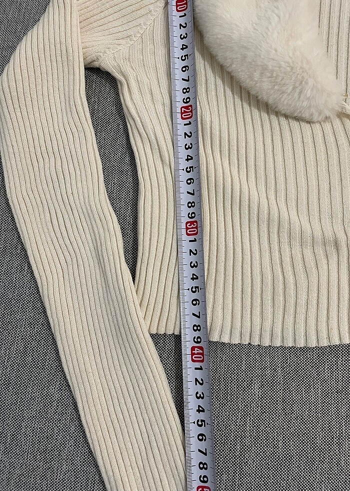 KÜRK YAKA KREM RENK KAZAK - Görsel 5