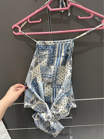 SATEN BOYUNDAN BAĞLAMALI SIRTI AÇIK BLUZ - Görsel 3