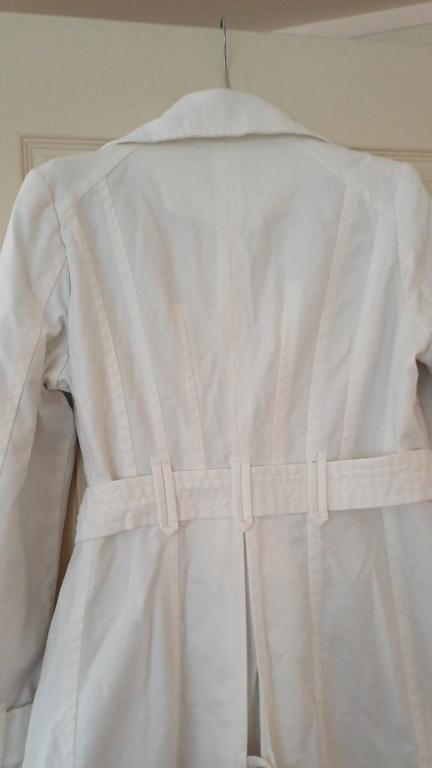 Düğmeli Beyaz Midi Trençkot - Görsel 3
