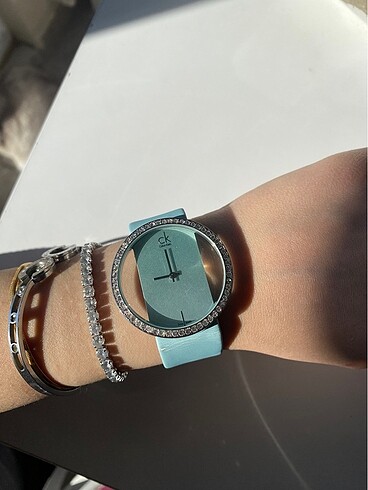 Calvin Klein bebe mavisi kadın saati