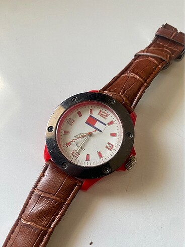 Tommy Hilfiger saat