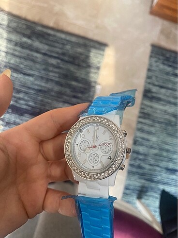 Beden Calvin Klein taşlı beyaz saat
