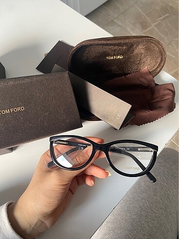 Tom Ford kedi gözlük