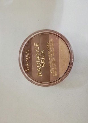 Aydınlatıcı ve bronzer