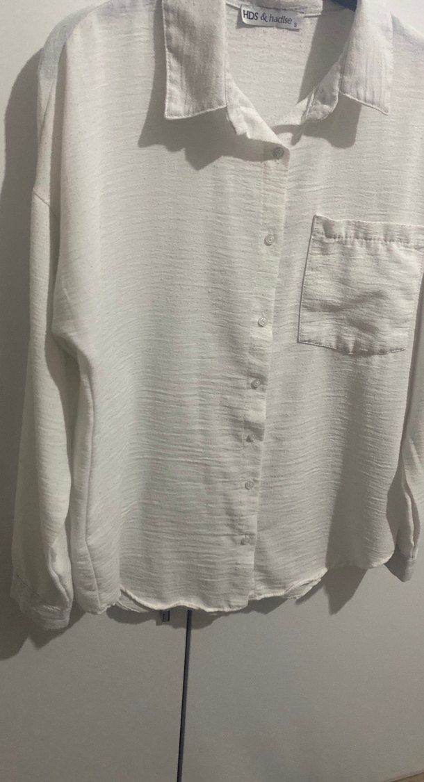 Düğmeli Beyaz Keten Kadın Gömlek - Görsel 2