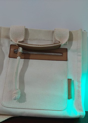 Minimalist Beyaz Kadın Çanta Fermuarlı Cepli