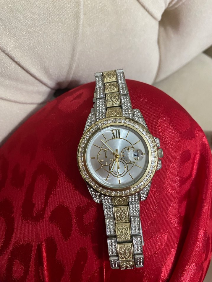 Sıralı Taşlı Altın Kadın Kol Saati - Görsel 3