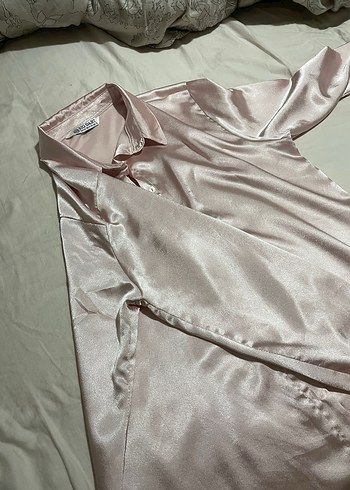 Bej Parlak Düğmeli Saten Bluz - Görsel 3