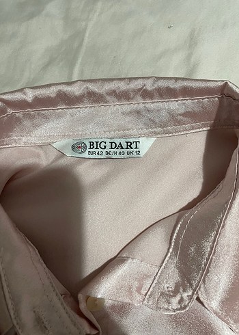 Bej Parlak Düğmeli Saten Bluz - Görsel 2