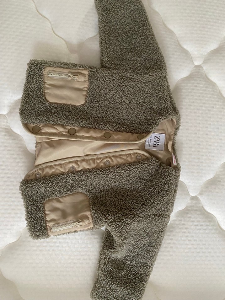 Kız Çocuk Bej Peluş Detaylı Yelek hiç kullanılmadı - Görsel 2