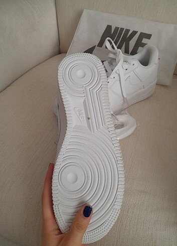 39 Beden beyaz Renk orijinal nike air force