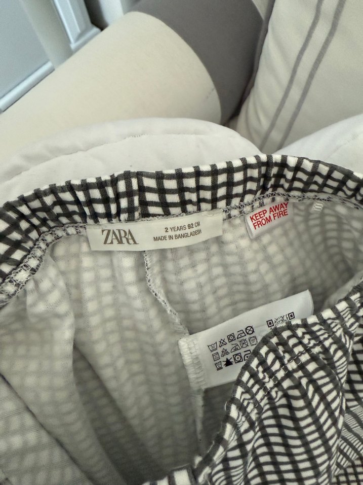 Kız Çocuk Gri Kareli Pilili Tayt - Görsel 3