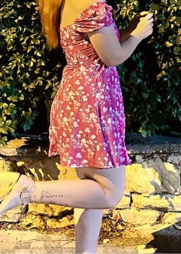 Mini çiçekli elbise - Görsel 2