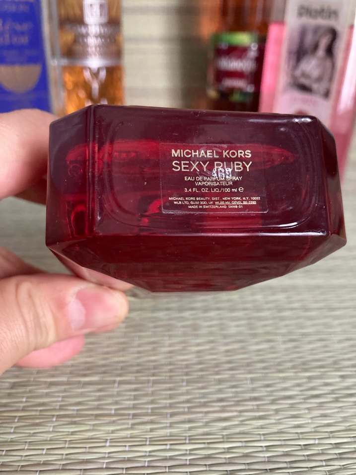 Michael Kors Sexy Ruby Kadın Parfüm - Görsel 3