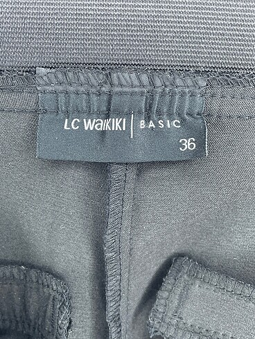 36 Beden siyah Renk LC Waikiki Kumaş Pantolon %70 İndirimli.