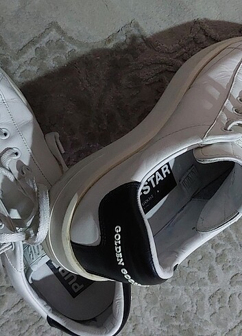 Golden Goose Deluxe Golden goose