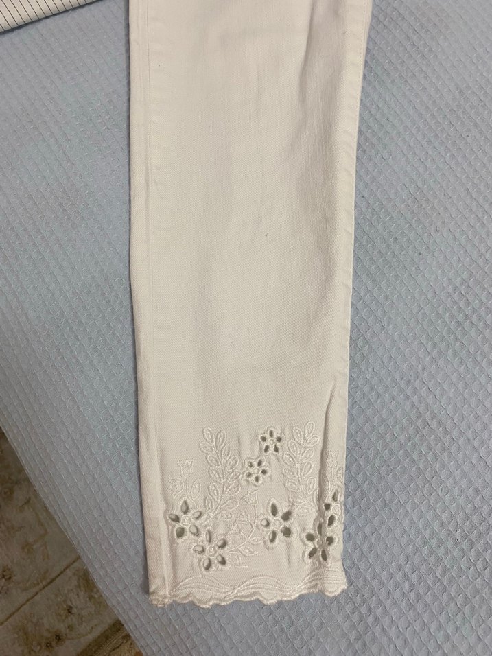 Ekru Dantel Detaylı Slim Jean — görsel 2/8