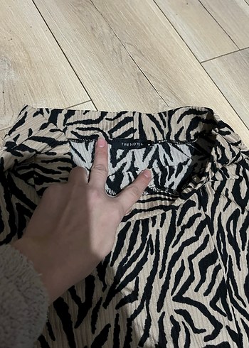 Leopar fırfırlı yırtmaçlı etek yazlık kumaş - Görsel 2