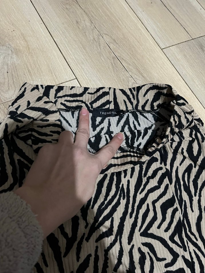 Leopar fırfırlı yırtmaçlı etek yazlık kumaş - Görsel 2