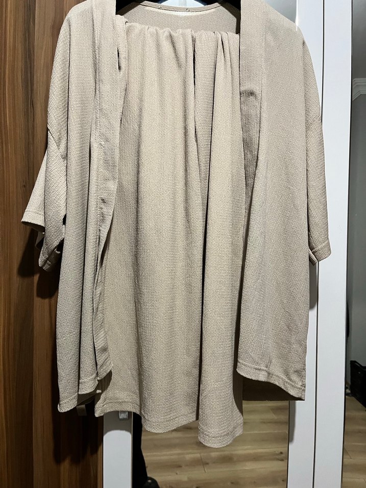 Bej Normcore Stil Bornoz - Görsel 2