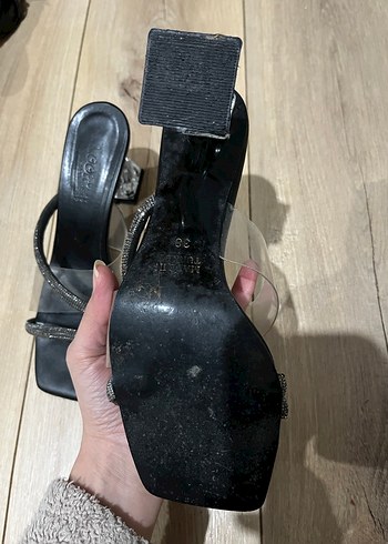 Şık Siyah Yılan Desenli Topuklu Kadın Ayakkabı - Görsel 3