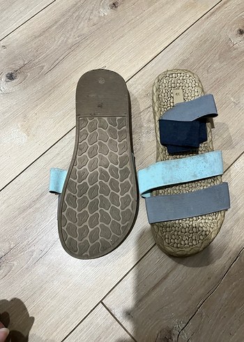 Yazlık sandalet giyilmedi için lekelendi makinede çıkıyor - Görsel 3