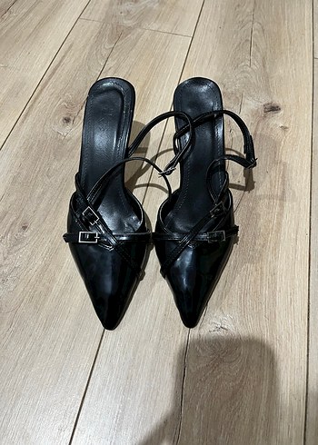 Siyah Deri Yılan Desenli Tokalı Stiletto - Görsel 2