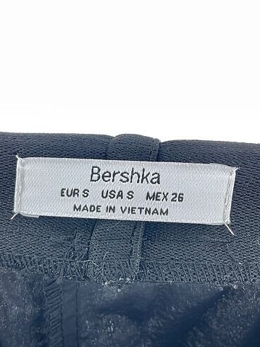 s Beden siyah Renk Bershka Mini Şort %70 İndirimli.