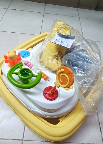 Sarı Renkli Bebek Yürüteci - Görsel 2