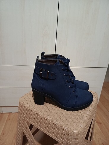 LC Waikiki LC WAİKİKİ LACİVERT TOPUKLU AYAKKABI
