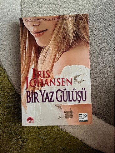 Bir yaz gülüşü kitap