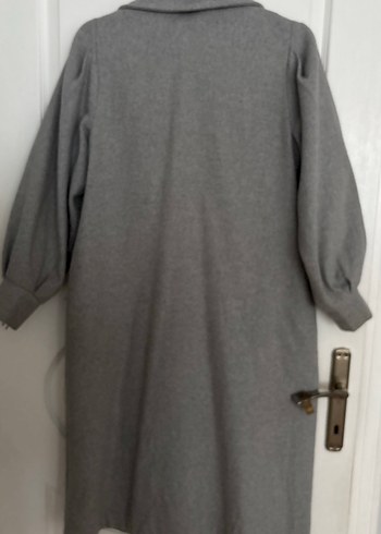 Gri Düğmeli Uzun Kaban - Görsel 4