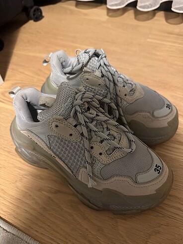 Balenciaga triple s